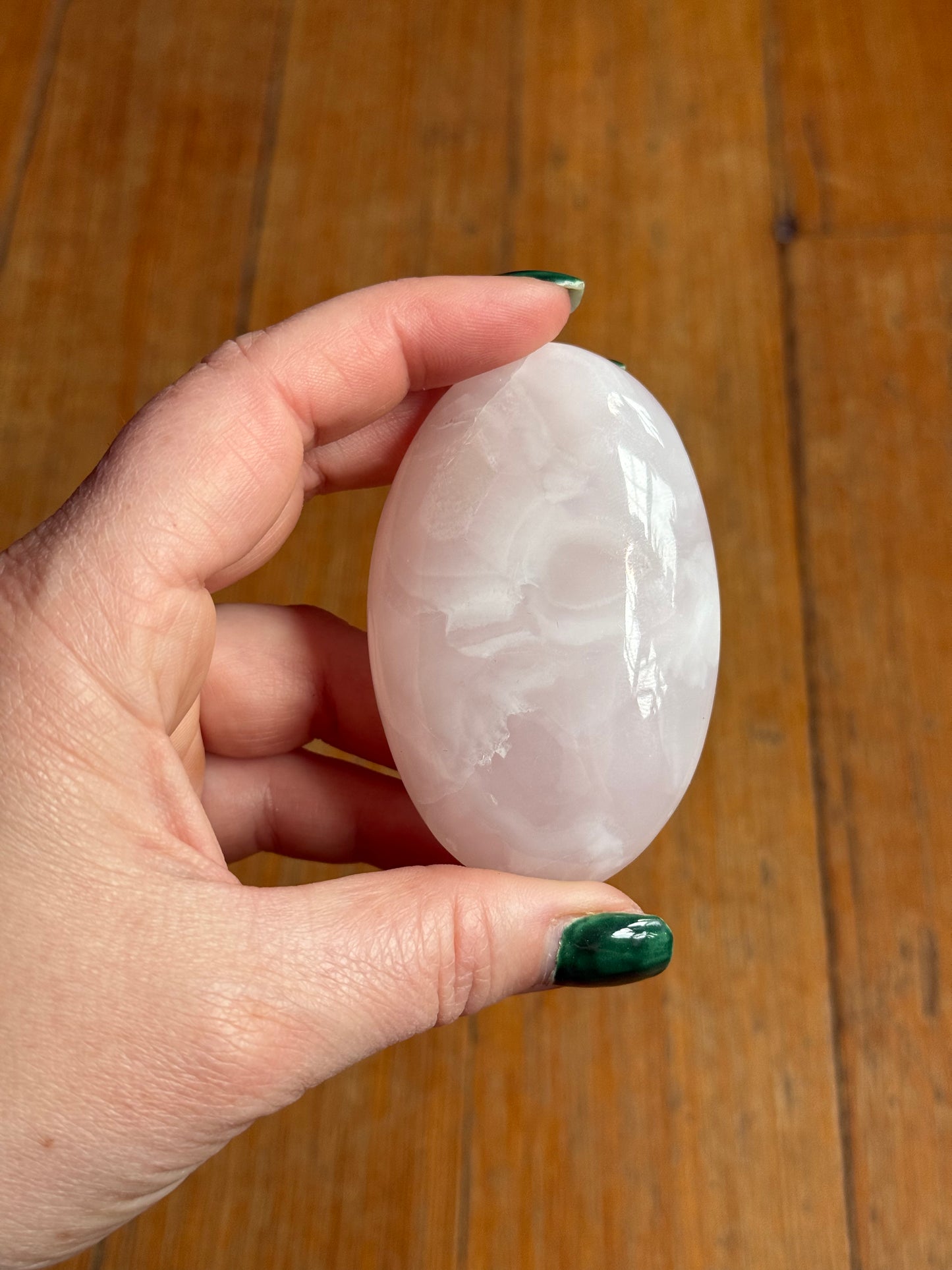 Mangano Calcite Palm Stone